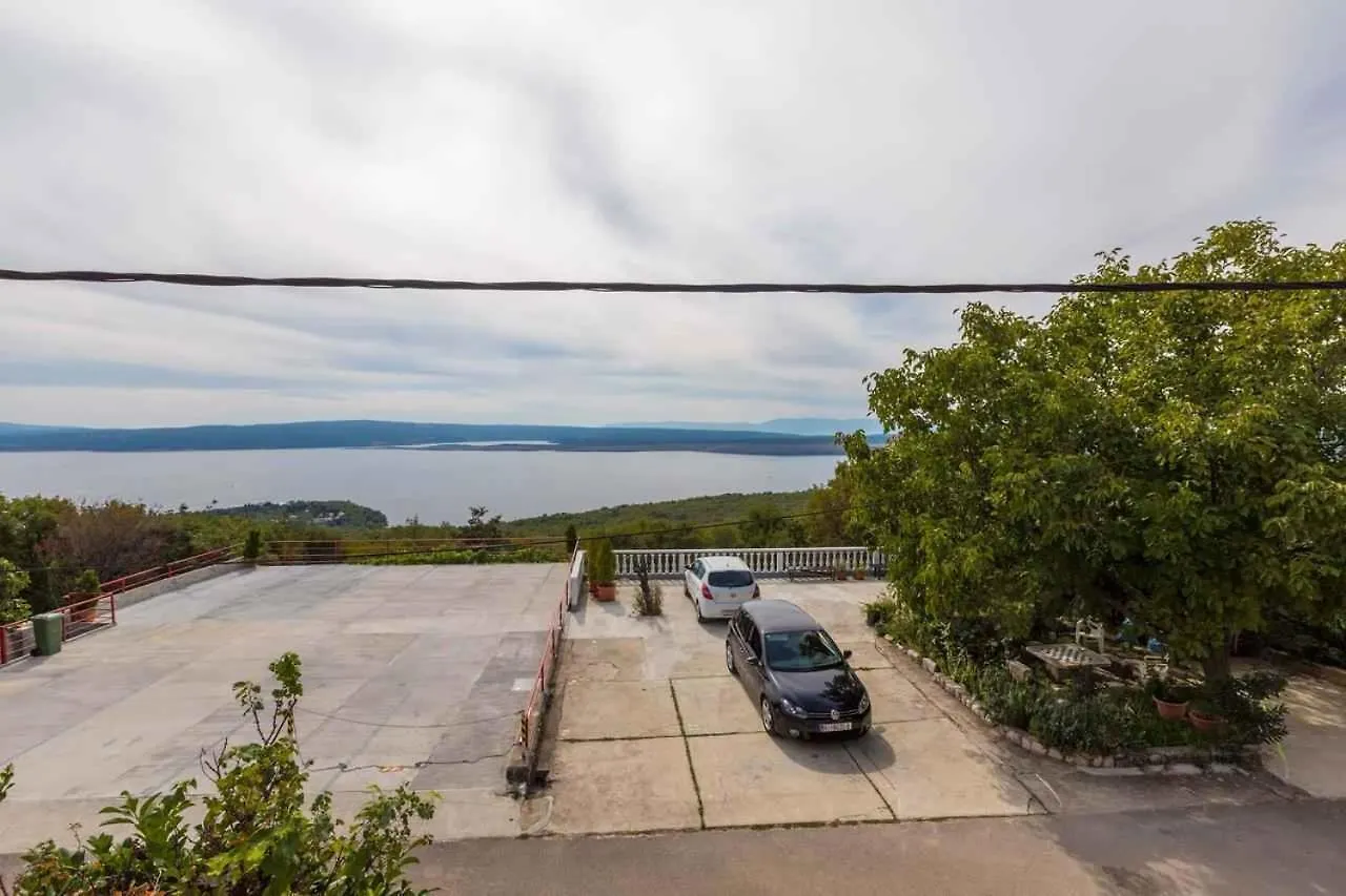 Apartment In Dramalj 39255
