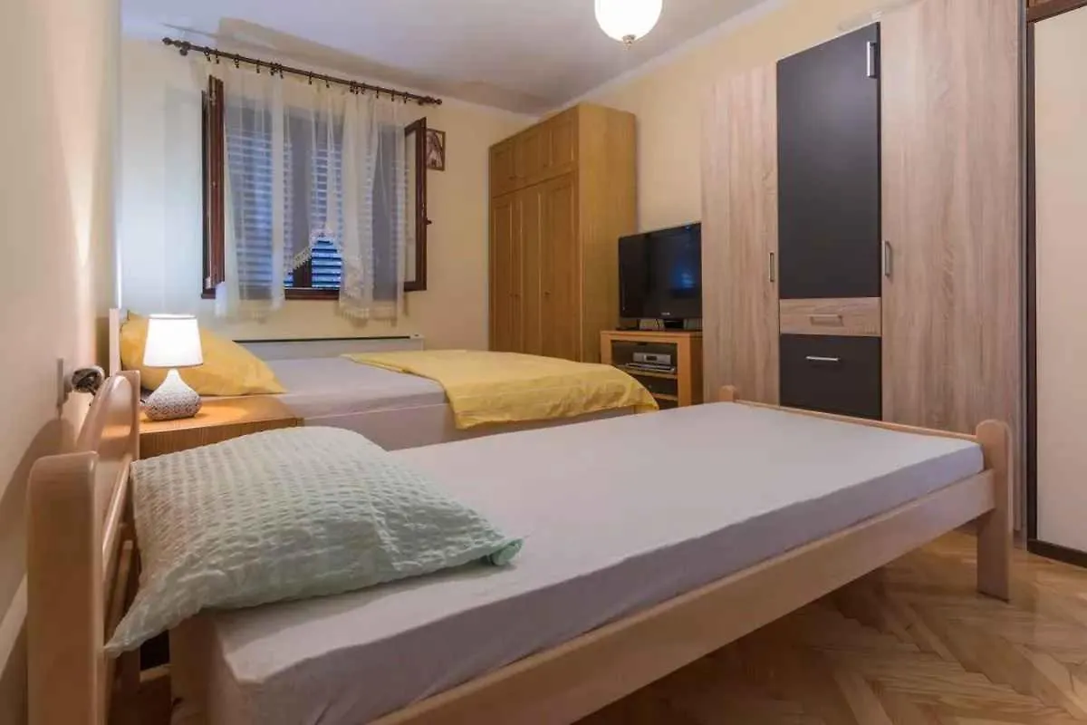 Apartment In Dramalj 39255