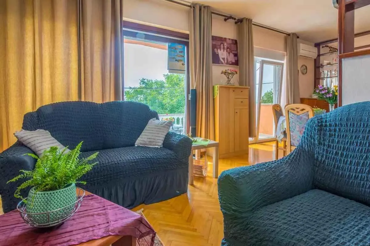 Apartment In Dramalj 39255