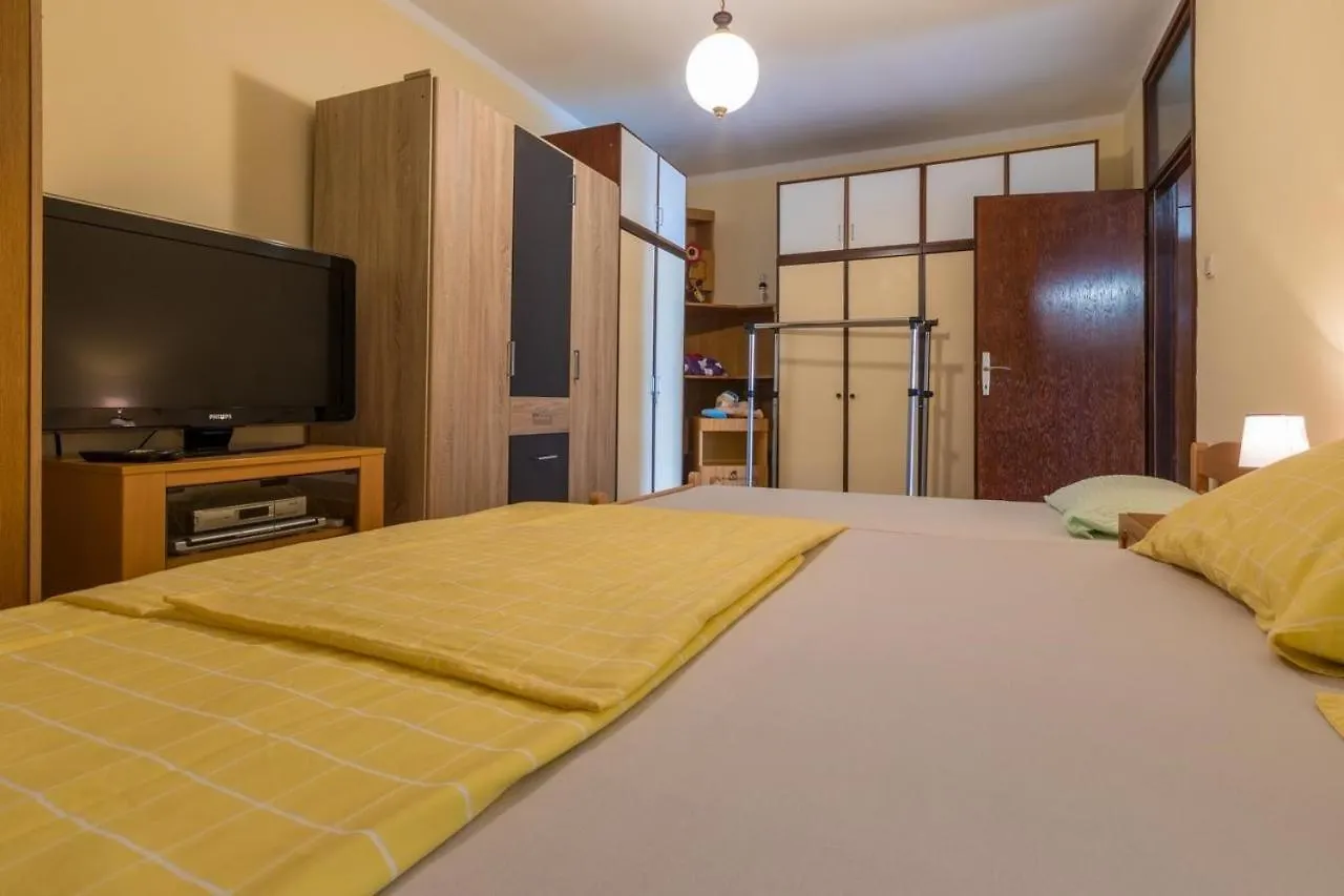 Apartment In Dramalj 39255