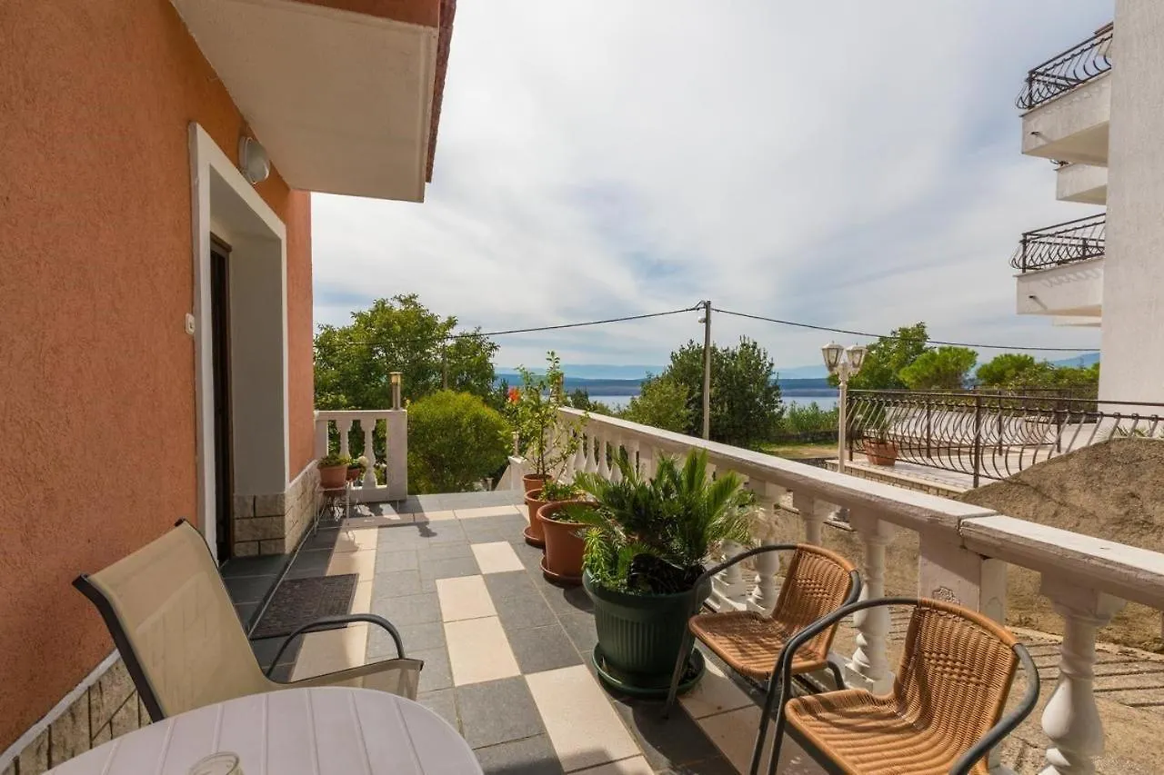 Apartment In Dramalj 39255